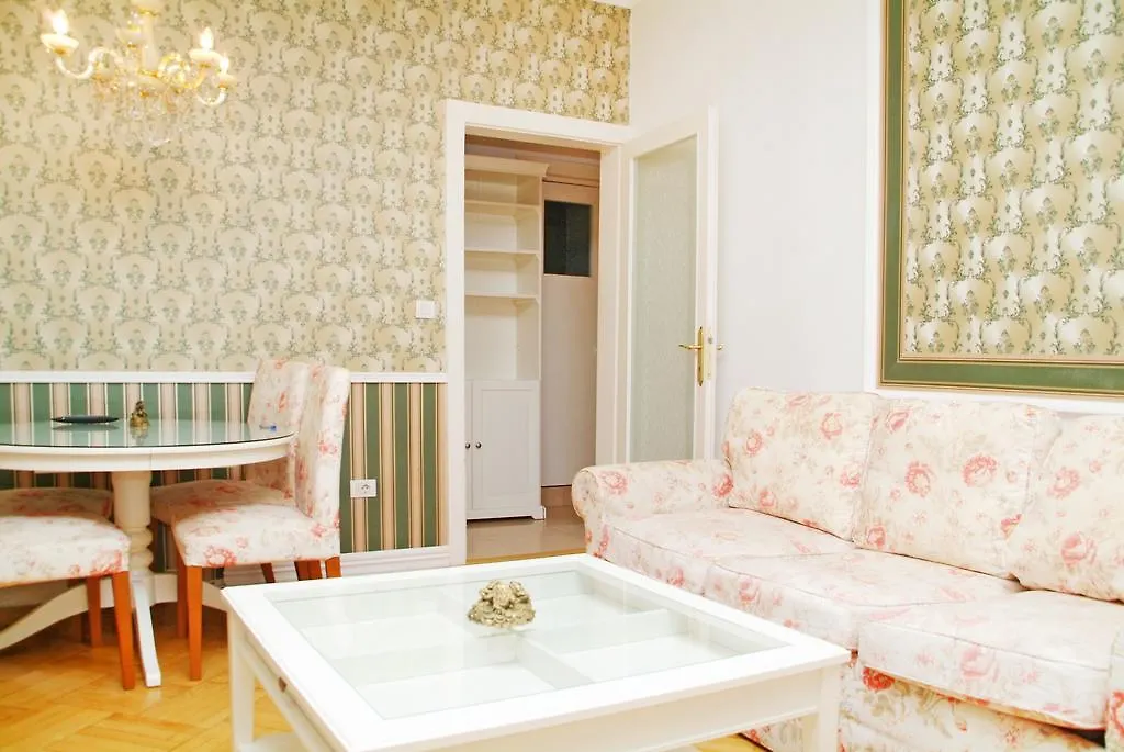 Fast Rent Accommodation Bukarest Apartment