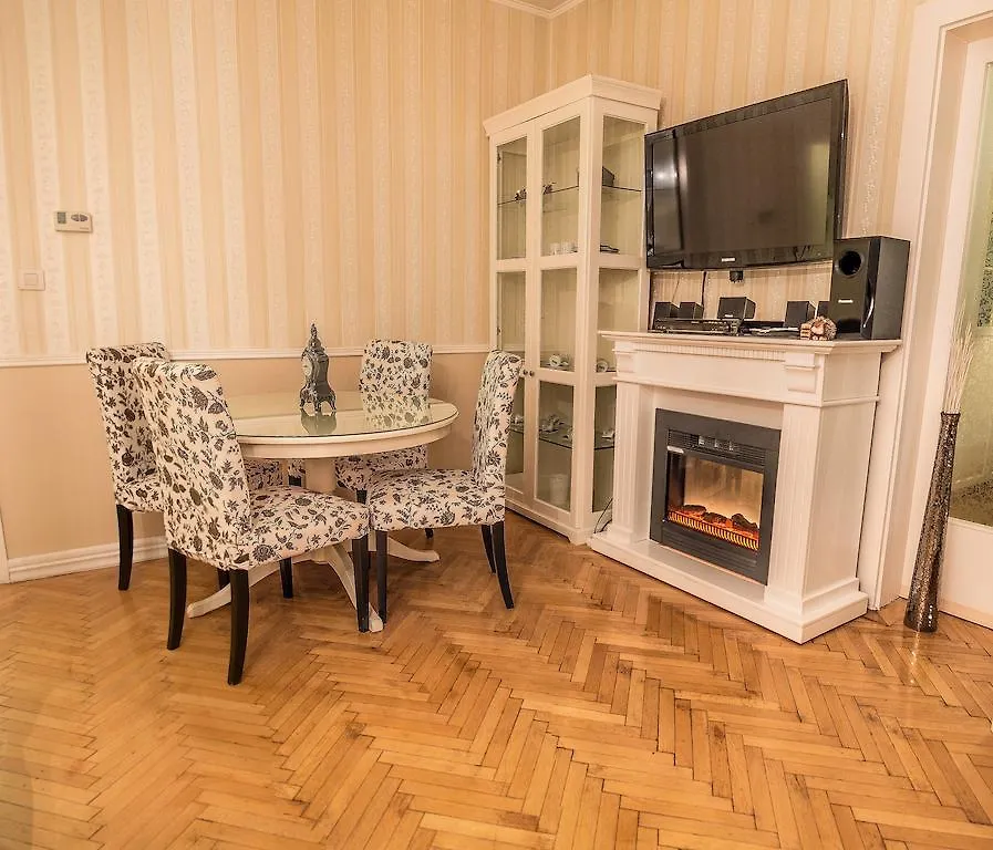 Fast Rent Accommodation Бухарест